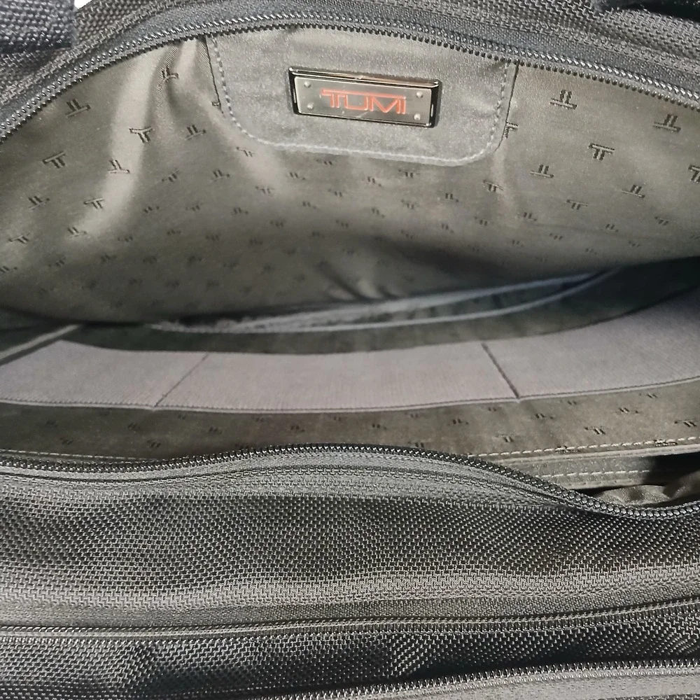 Tumi Alpha Expandable Briefcase Laptop Bag 2614D4 Mens L Black Ballistic Nylon